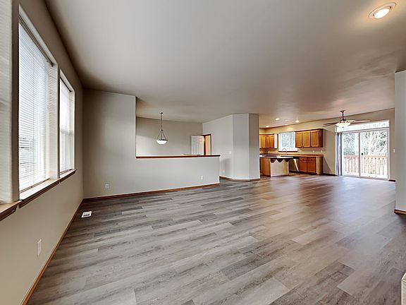 5th image of 19105 76th Avenue Ct E