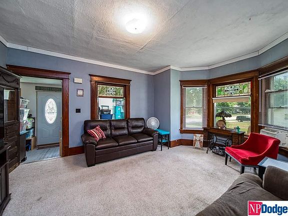 2nd image of 211 W Cedar St
