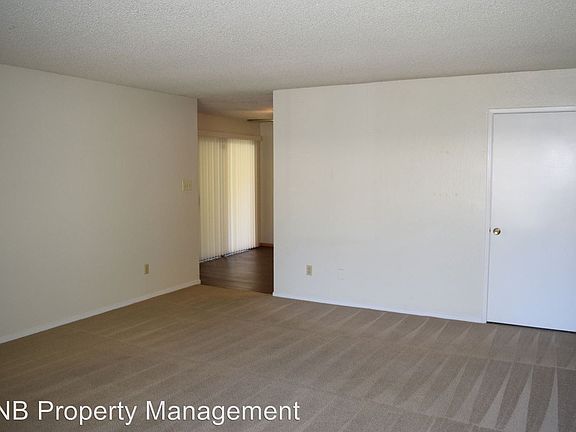 4th image of 6341 Lake Park Dr