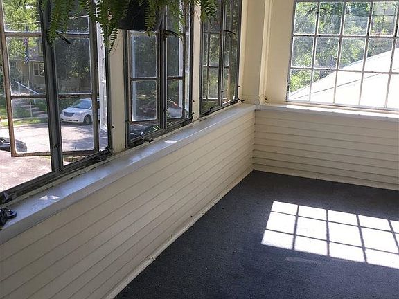 3rd image of 3268 Hascall St