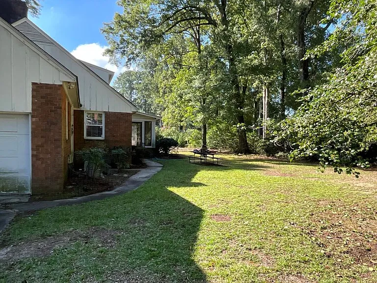 306 Granville Dr — Photo 36
