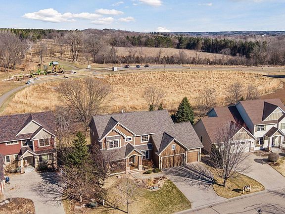 3rd image of 1681 Deephaven Dr