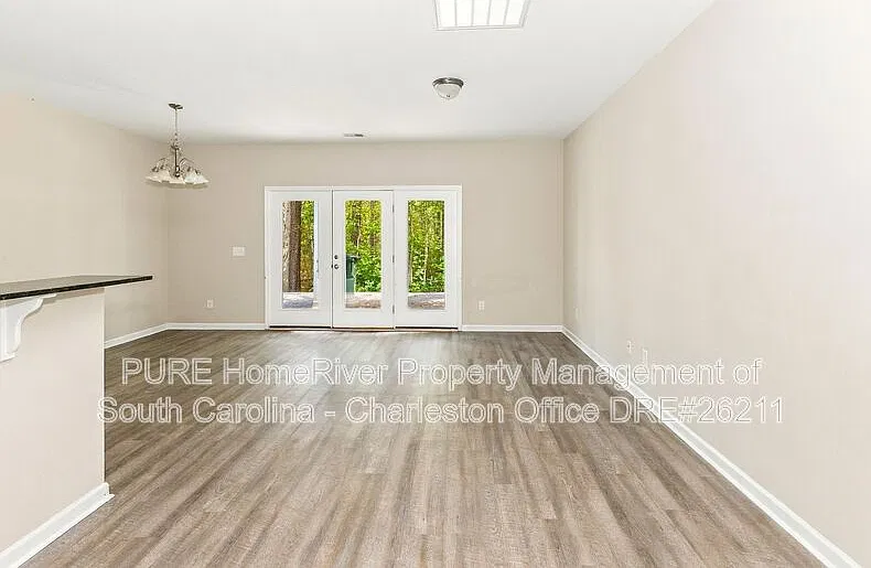 3 bed, 2.5 bath, 1476 sqft, $1,799 — Photo 3
