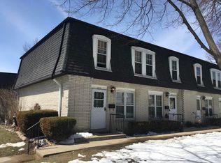 4136 W Cherrywood Ln #4136, Brown Deer, WI 53209
