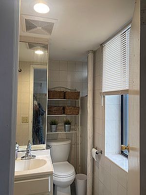 4th image of 517 E 12th St APT 10