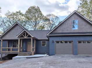 332 Tom Patterson Trl, Dandridge, TN 37725