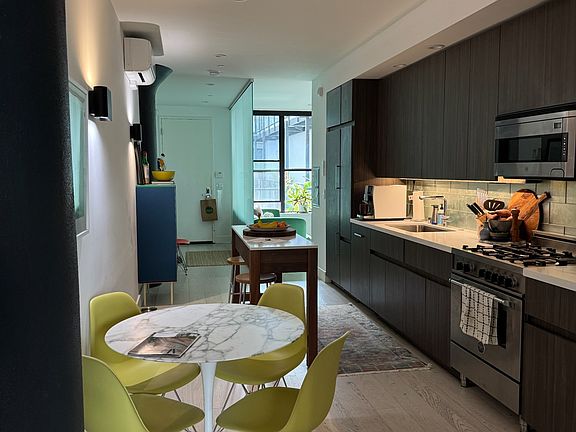 4th image of 1875 Mission St APT 305