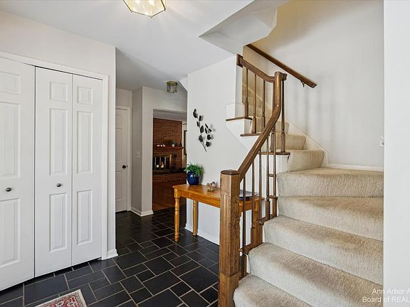 4th image of 2747 Holyoke Ln