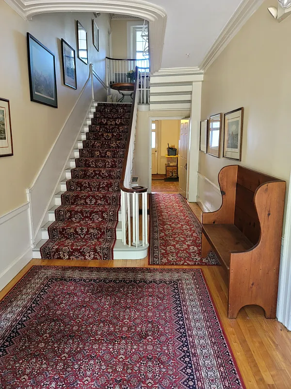 Historic 1/1 Near Downtown Newburyport — Photo 3