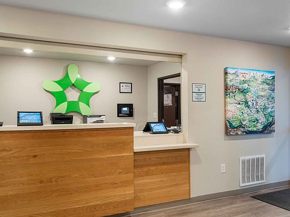 Lobby and Guest Check-in