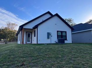 735 E Gandy St, Denison, TX 75021