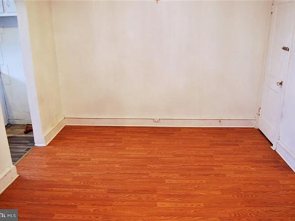 4th image of 909 Brill St