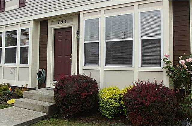 1st image of 754 Cap Ln