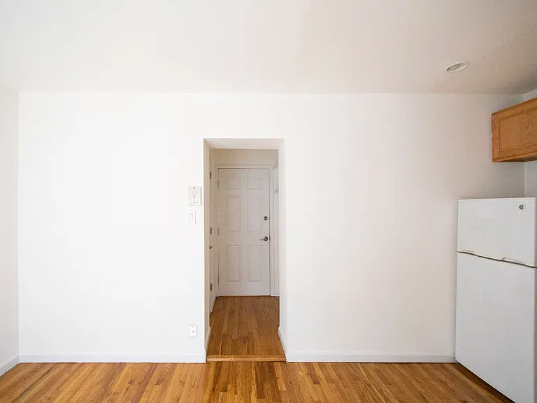 20 Sidney Pl #3D — Photo 10