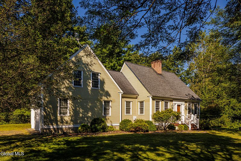 2nd image of 28 Greenbrook Drive