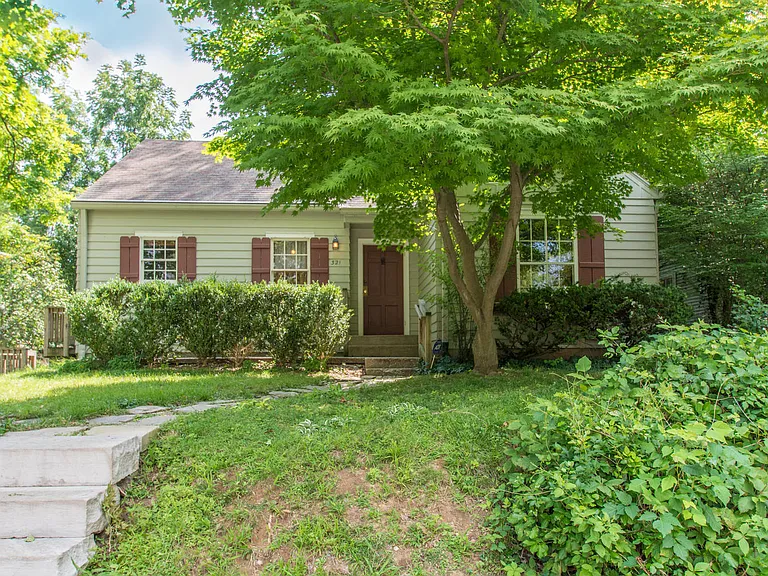 321 S Eastside Dr — Photo 7