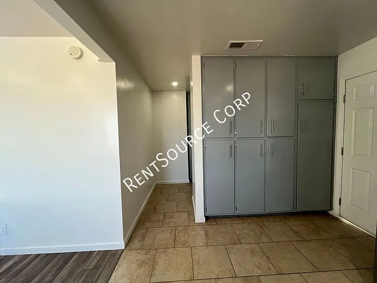 222 E Virginia Way — Photo 11