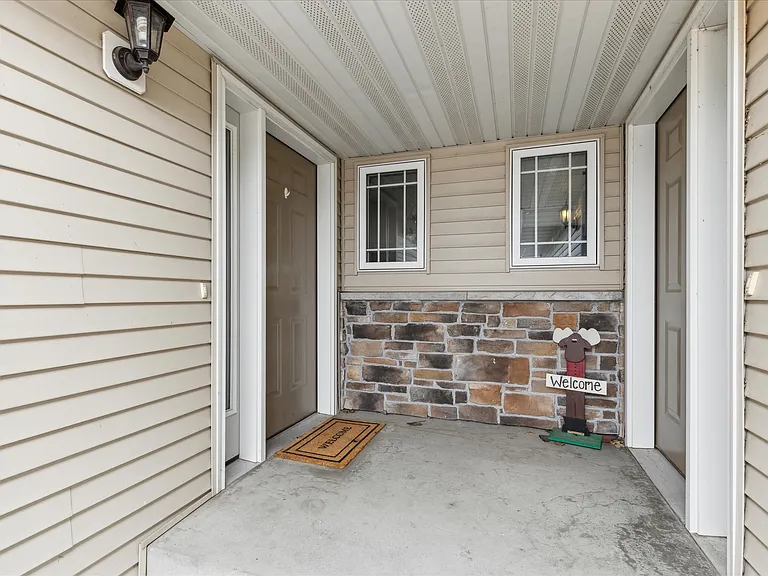 7300 Kahler Cir NE — Photo 17