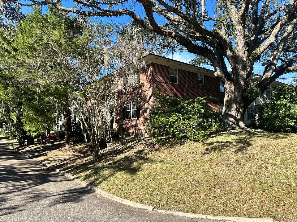 1st image of 1557 Ingleside Ave #3