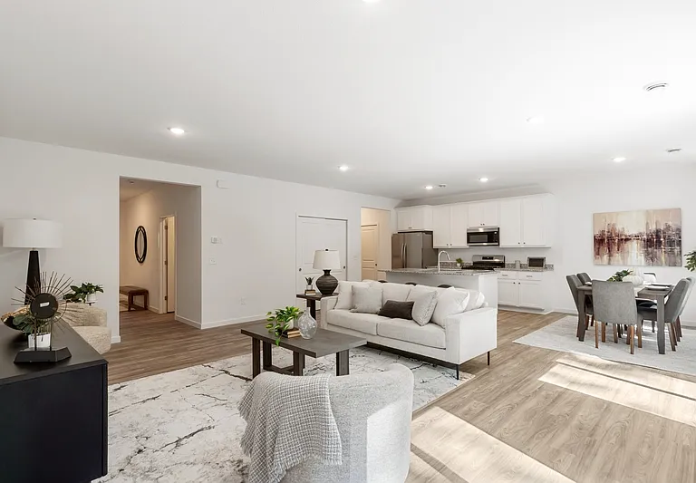 13903 Oakwood Dr — Photo 1