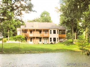 9479 Fruit Rd, Alhambra, IL 62001