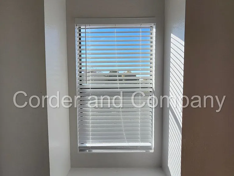 2261 Green Lake Rd NE — Photo 25