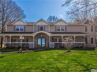5 Sleepy Ln, Melville, NY 11747