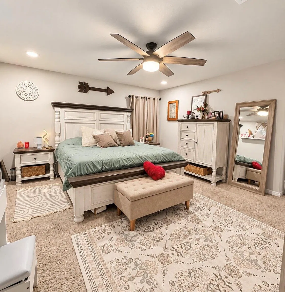 3 bed, 2.0 bath, 1368 sqft, $1,975 — Photo 4