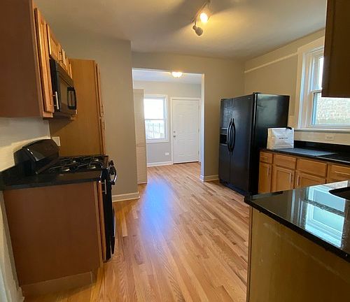 5th image of 2845 N Central Park Ave #1