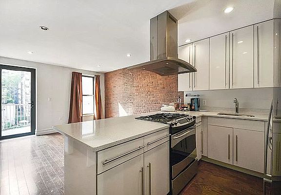 3rd image of 1569 2nd Ave #401