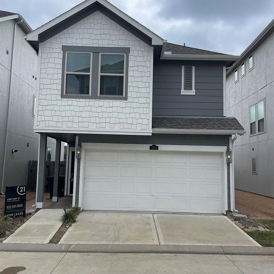 3 bed, 2.5 bath, 1404 sqft, $2,300 — Photo 4
