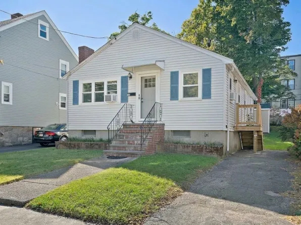 28 Auriga St, Dorchester, MA 02122