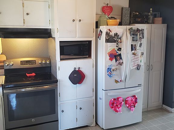 5th image of 110 E Franklin St