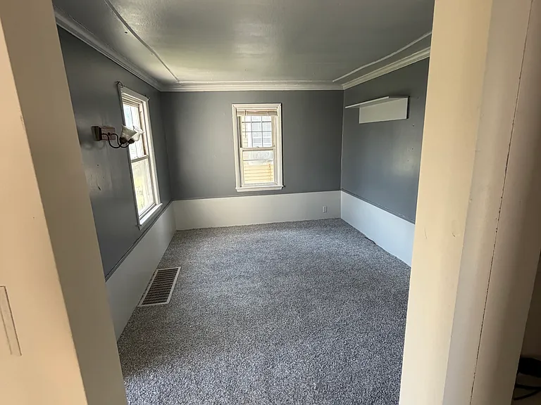 36 Duquesne Ave — Photo 5