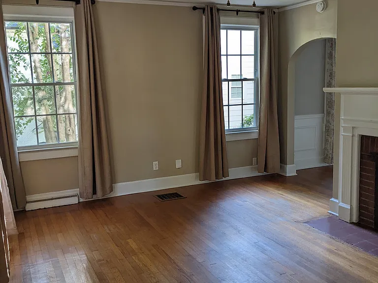209 E Faris Rd — Photo 5