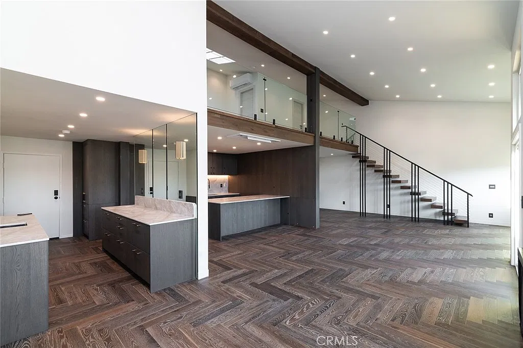 1 bed, 1353 sqft, $3,700 — Photo 2