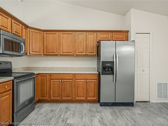 5th image of 343 Imbros Ave NE