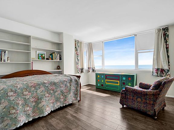 2nd image of 6301 N Sheridan Rd APT 14L