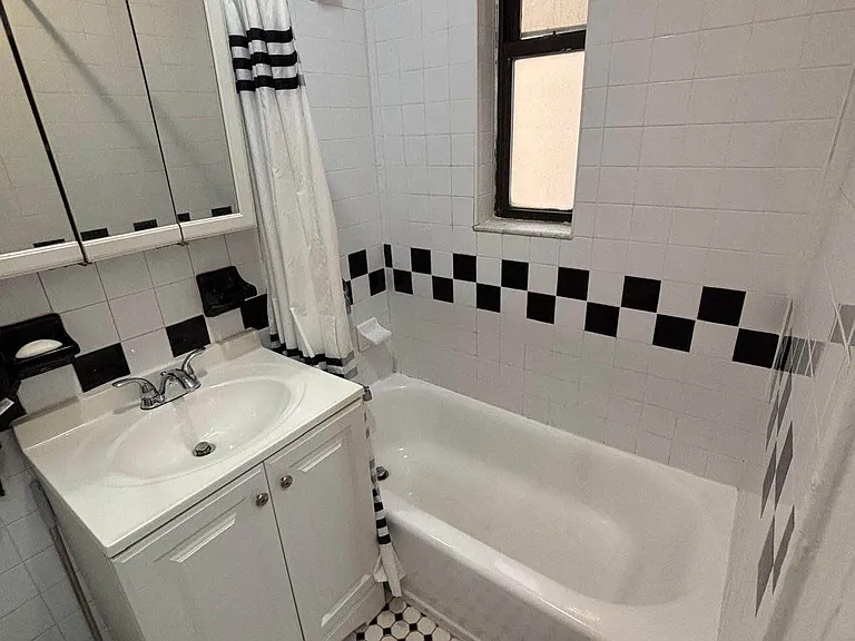 35-54 87th St #2G — Photo 9