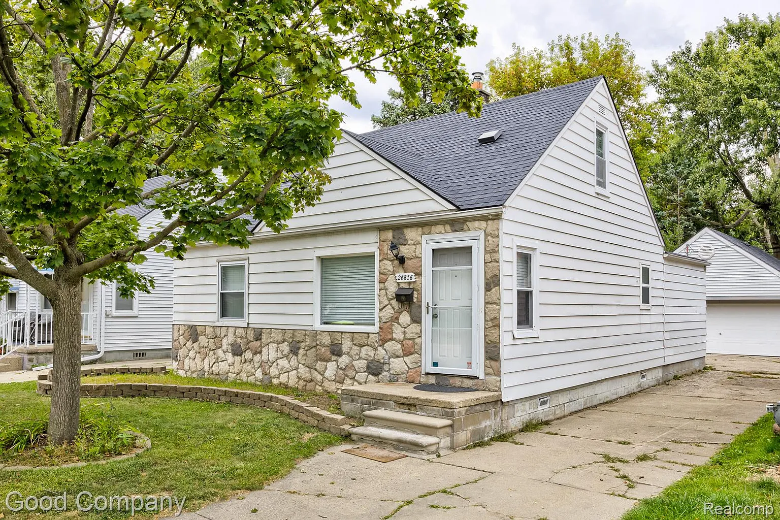 26636 Wolverine St photo 1