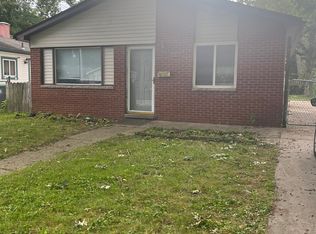 7188 Vivian St, Taylor, MI 48180