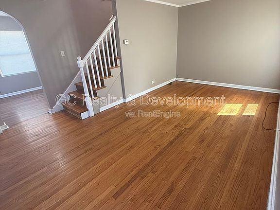 3rd image of 9951 S Oglesby Ave