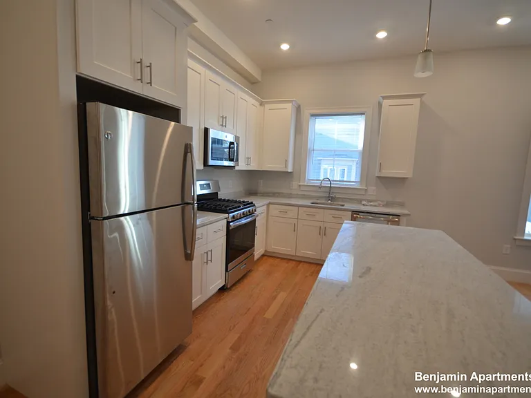 18 Murdock St #15 — Photo 3