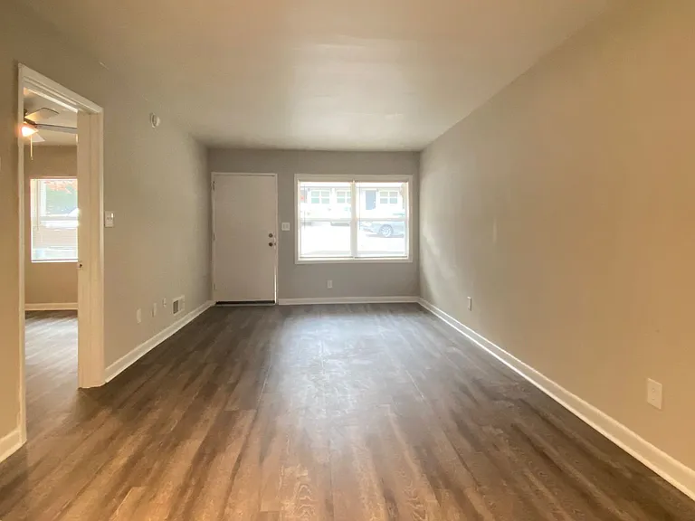 Springdale Apartments — Photo 15