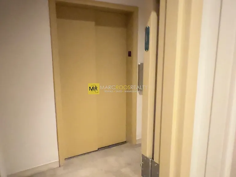 405 Washington St — Photo 9
