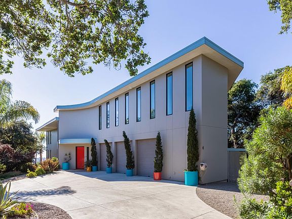 3rd image of 375 Lupin Dr