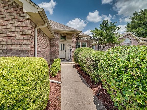 4th image of 835 Greenridge Dr