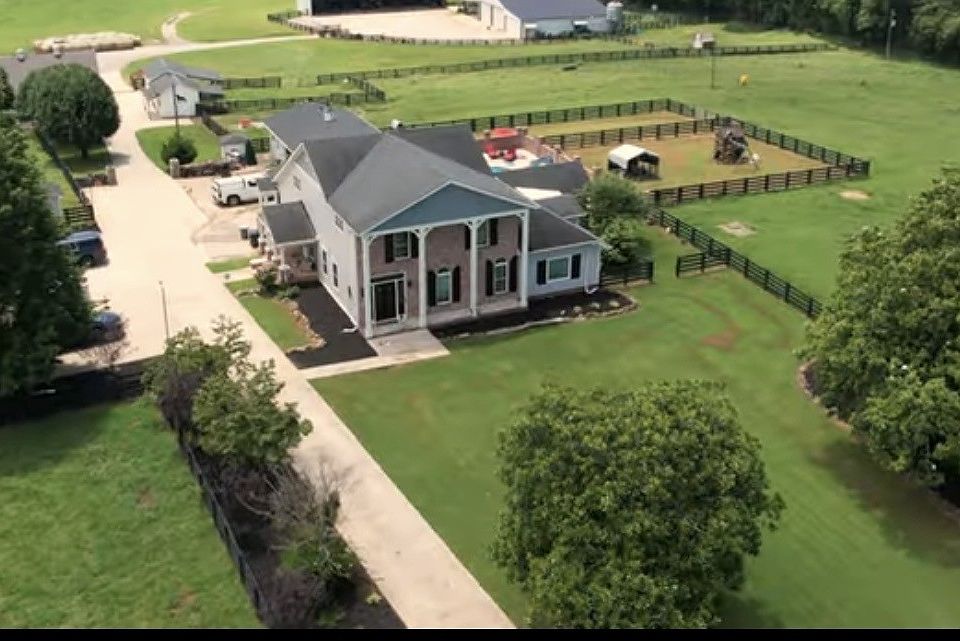1st image of 857 Hicks Cut Rd