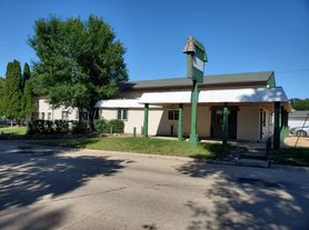 224 N Nicollet St, Blue Earth, MN