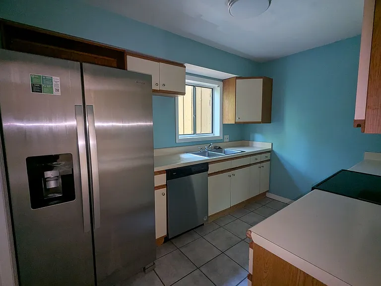 222 Crown Oaks Way — Photo 2